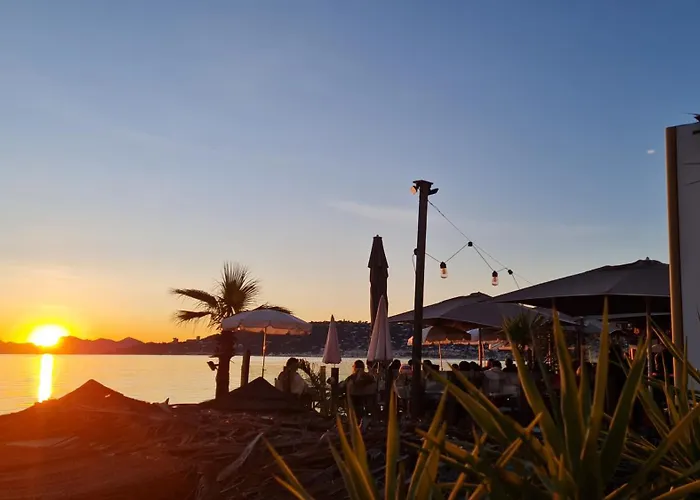 Appartement T2 Bord De Climatisé Juan-les-Pins